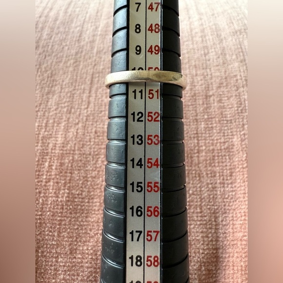 Sterling Silver Boho Ring w/ White Cabochon – Size 5.5 - Picture 3 of 6